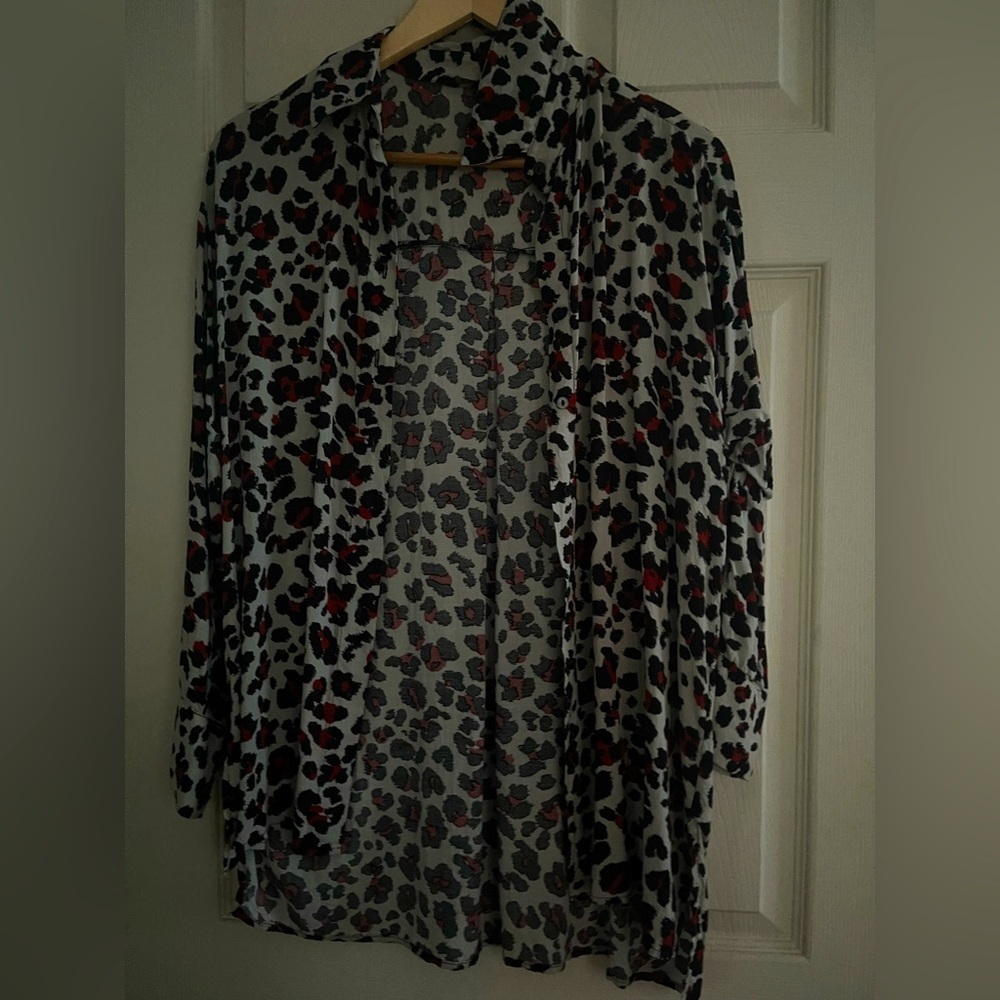 Zara Black and Red Patterned Button Up Top​​​